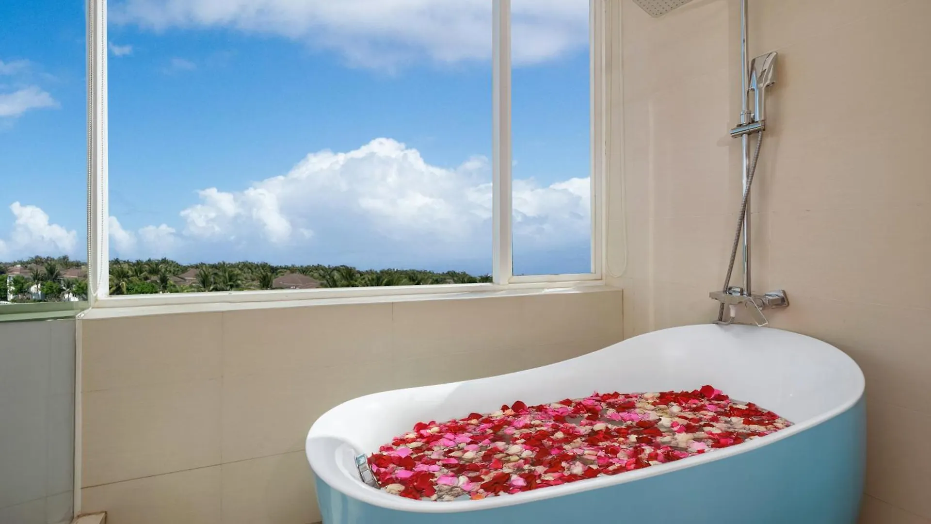 Elc Da Nang Hotel 4*,